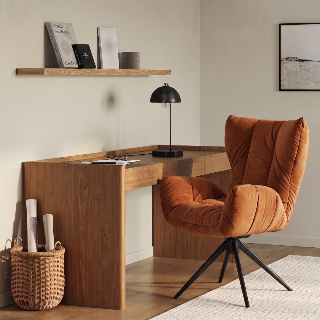 Silla giratoria de terciopelo terracota – ambientada