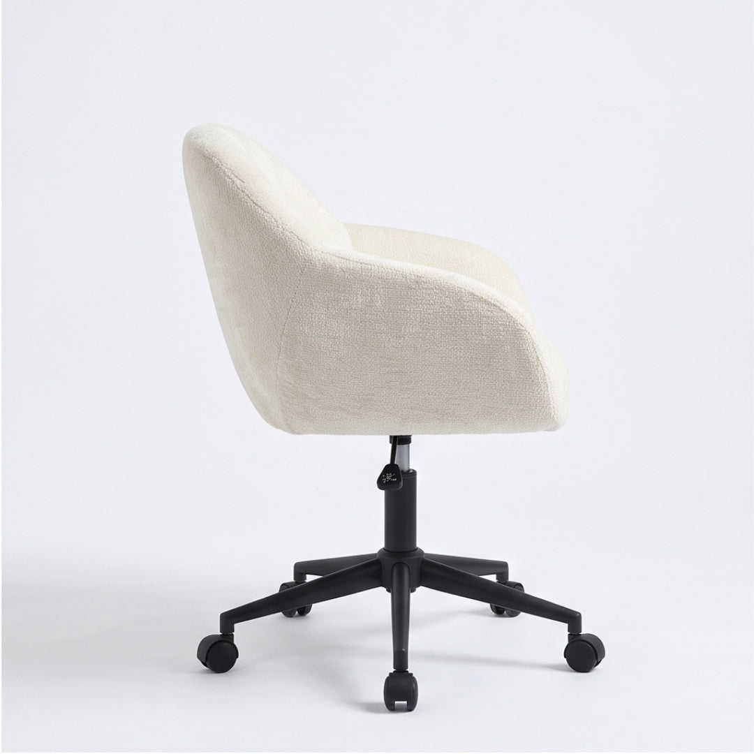 Silla giratoria bouclé crema – vista lateral