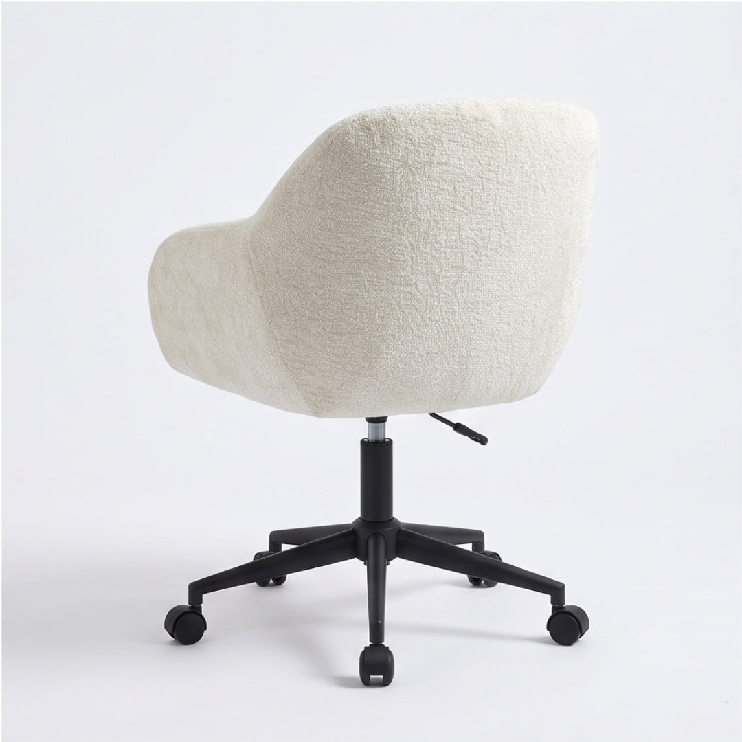 Silla giratoria bouclé crema – vista trasera
