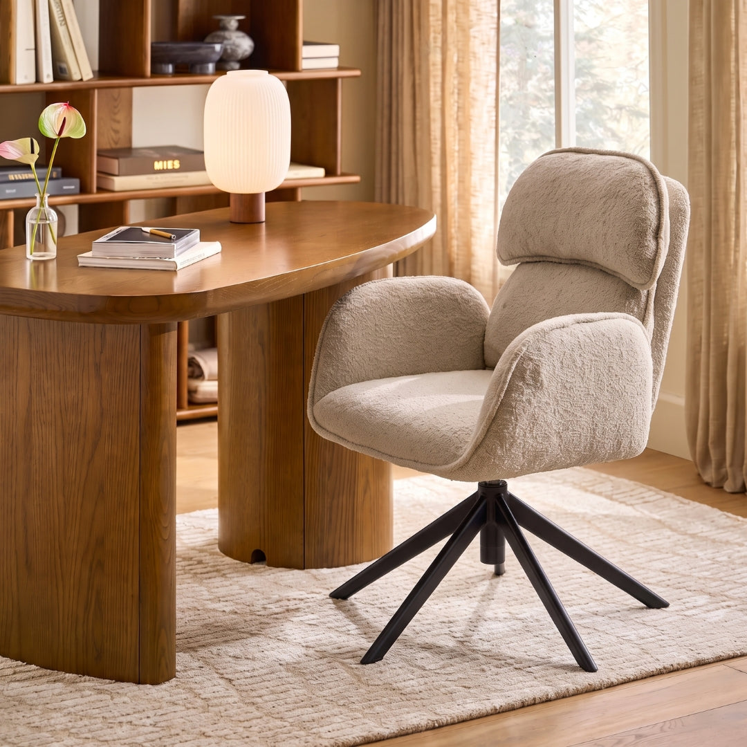 Silla giratoria taupe con cabecera – ambientada