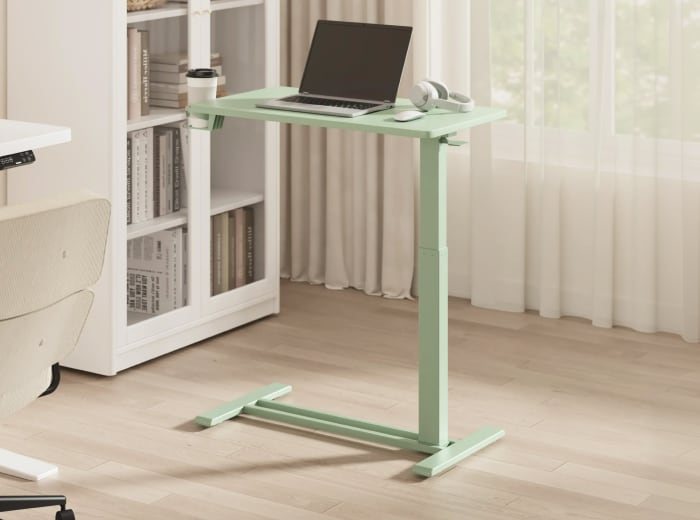 Mesa H7 con rodines en una oficina en casa